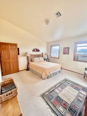 Lodge Room 4